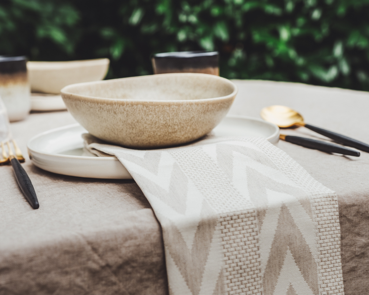 soñho Abraço Tischdecke 150 x 250 taupe