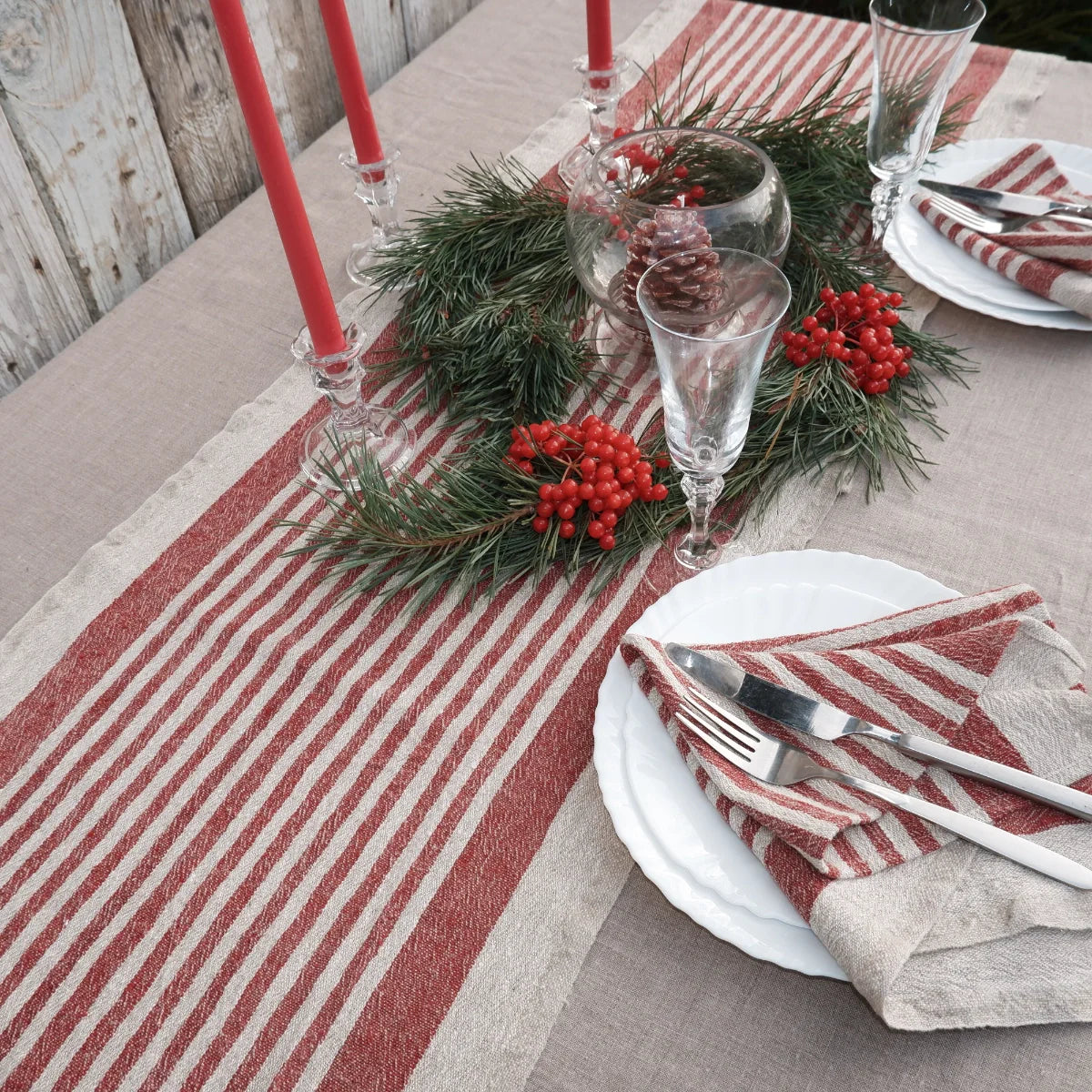 Trilha Tischläufer gross 40 x 250 rot gestreift