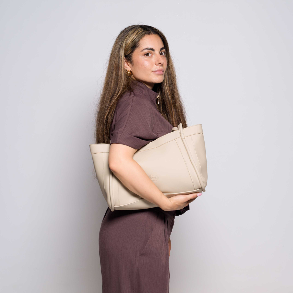 ROSSIS Amira, River Stone