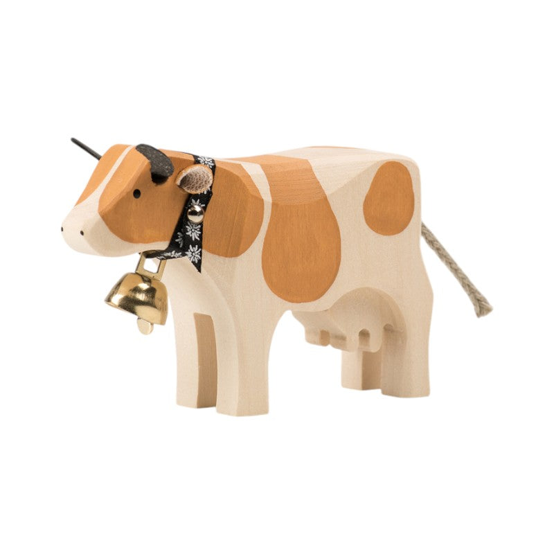 Trauffer Kuh 1 stehend Simmentaler