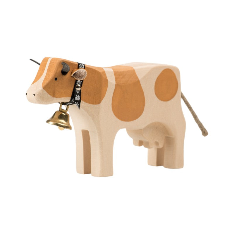 Trauffer Kuh 2 stehend Simmentaler