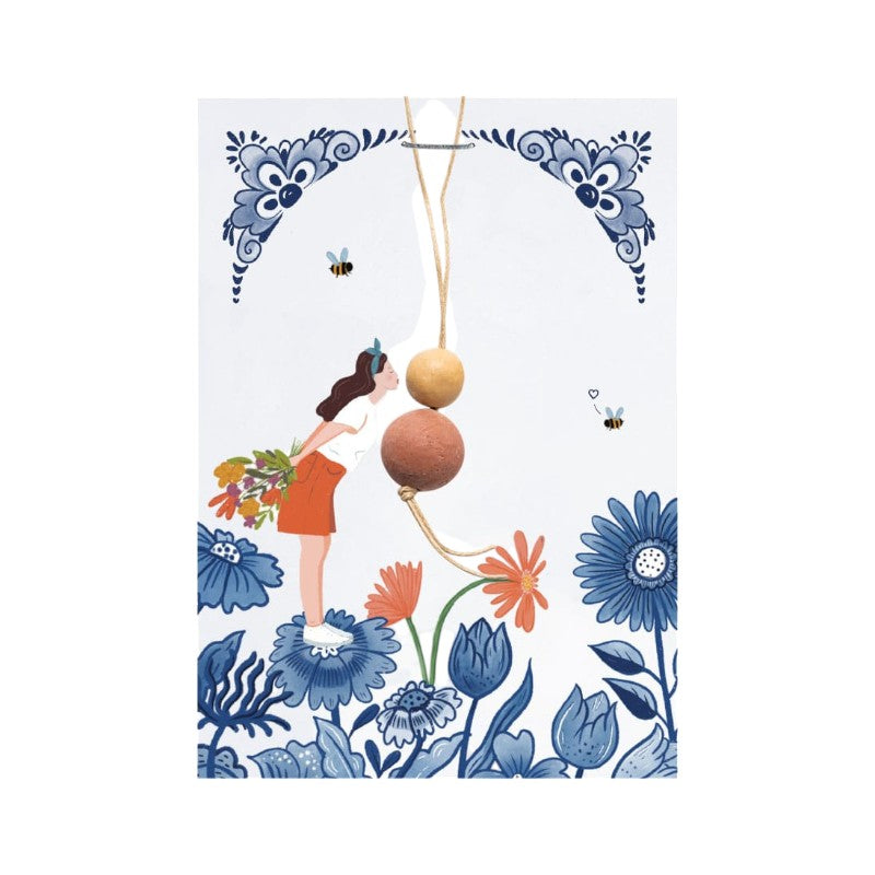 Blossombs Glückspuppe mit 2 Blumenbomben Delft Blue Kisses