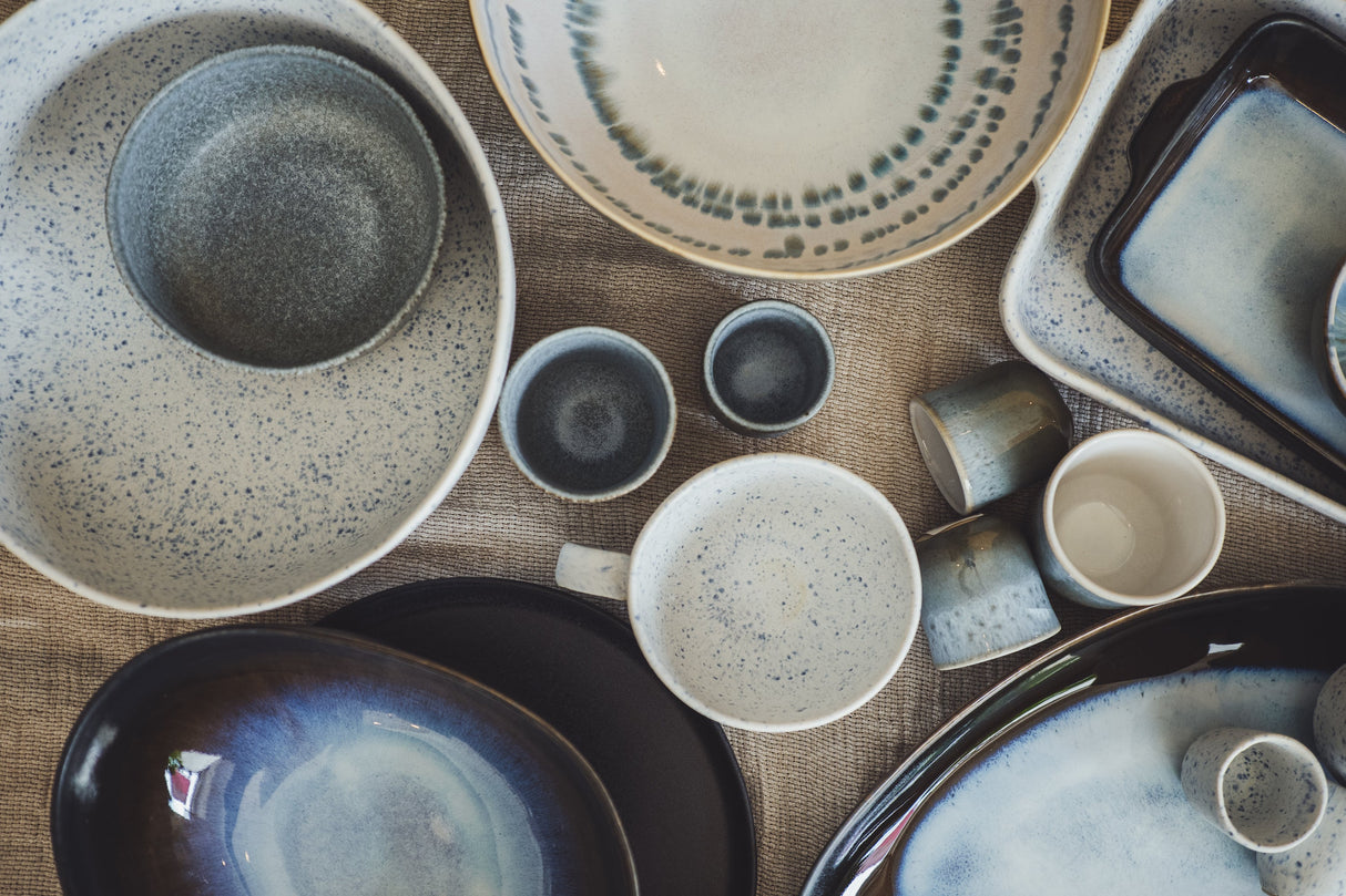 Os Azuis Mixed Collection mit hellblauem Geschirr