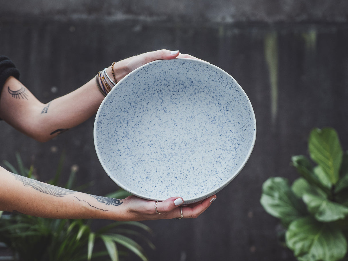 soñho Azul Manchado XL Salatschale blauweiss gesprenkelt