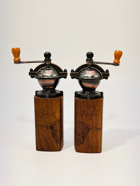 HoizArt Gewürzmühlen-Set, Vintage mit Gravur "Hochlandrind", Nussbaum