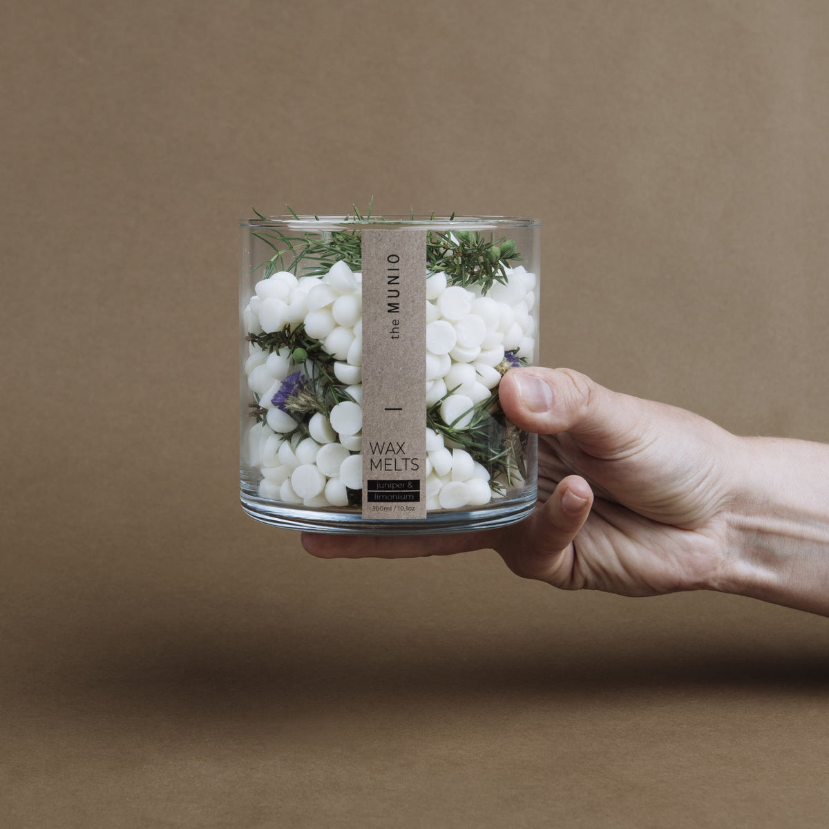 the MUNIO Wacholder und Limonium Sojawachsschmelze im Teelichtglas, ⌀ 10 cm