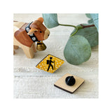 Holz Pin Floral Wanderweg