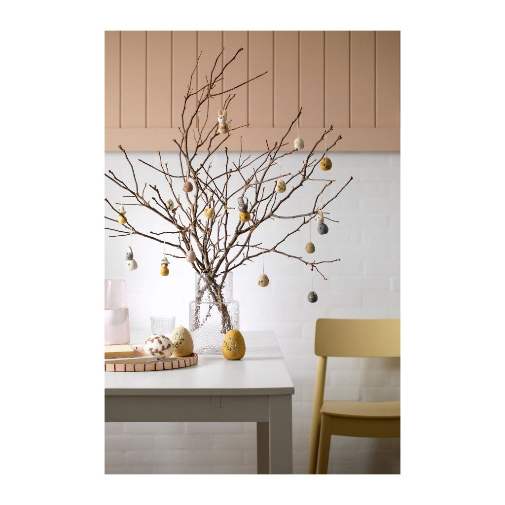 Gry & Sif Osterdeko Anhänger Hasen mit blauer Blumenstickerei, 2er Set